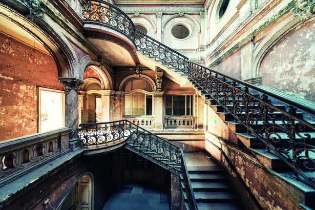 Image for article titled This photographer captures the eerie charm of the world’s abandoned palaces