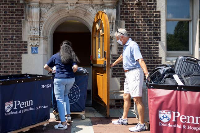 Imagen para el artículo titulado Casi una quinta parte de los multimillonarios de Estados Unidos asistieron a solo cinco universidades