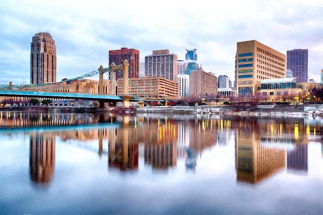 Image for article titled 10 cities with the most entry-level jobs that pay a living wage