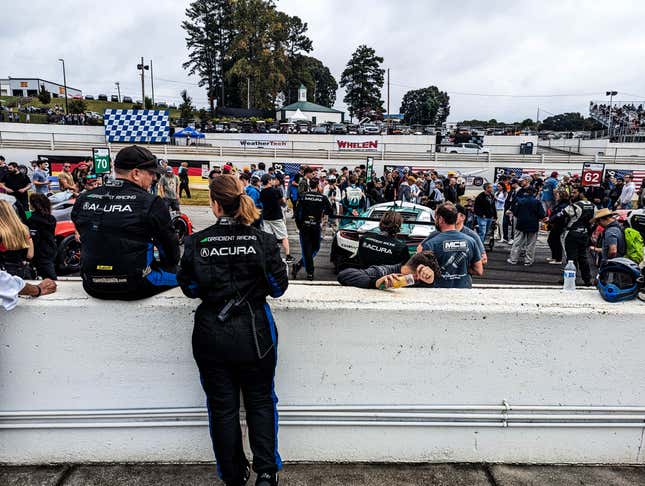 Imagen para el artículo titulado Detrás de escena del Petit Le Mans de IMSA con Gradient Racing