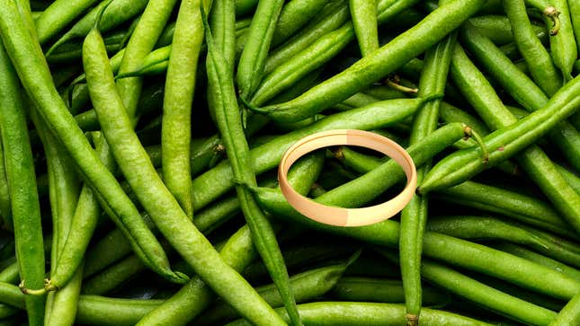 Image for article titled In happier news, a woman finds a gold ring, not shards of wood, in a bag of beans