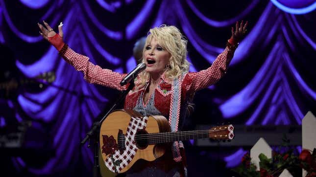 Dolly Parton says disrespecting the Earth is "like being ugly to your mama"