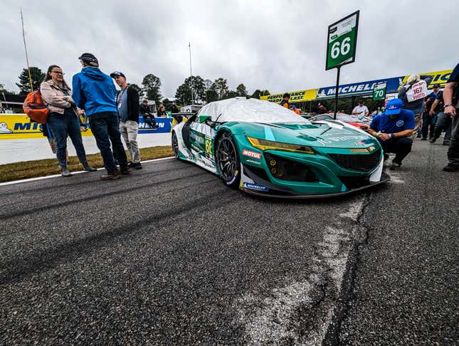 Imagen para el artículo titulado Detrás de escena del Petit Le Mans de IMSA con Gradient Racing