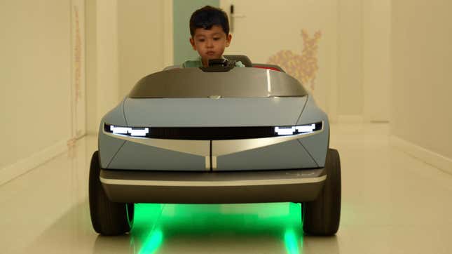 Image for article titled Hyundai Made This Minicar For A Children&#39;s Hospital And It Completely Rules