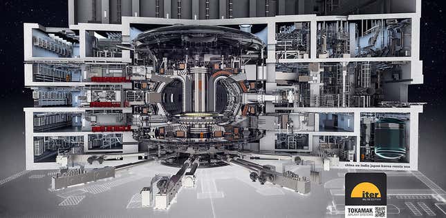 نموذج بالحجم الطبيعي لـ ITER tokamak وأنظمته المتكاملة.