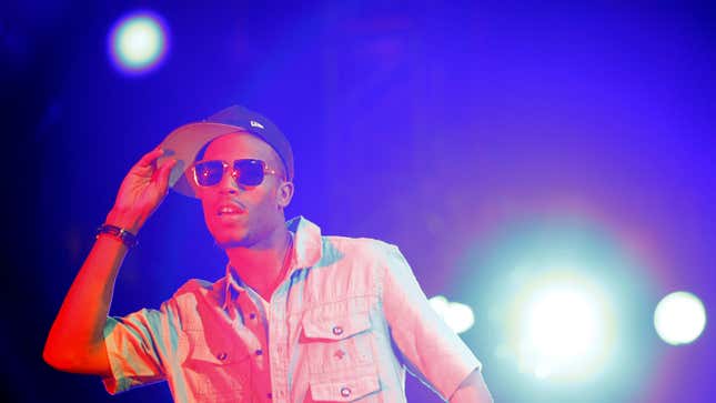 A rapper needs $1 million to find what no one has ever seen before—the curve of the Earth