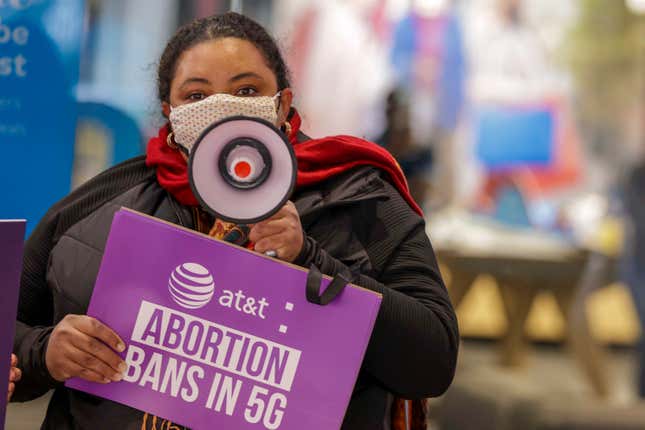 Image for article titled Half of Women Haven't Heard of the Case That Could Overturn Roe v. Wade??