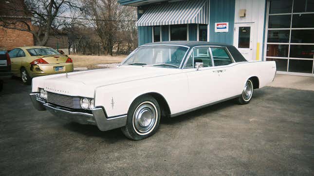 Image for article titled How A Lincoln Continental Used By Martin Luther King Jr. Was Almost Left For Ruin