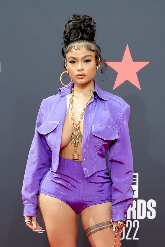 Image for article titled BET Awards 2022: Red Carpet Looks