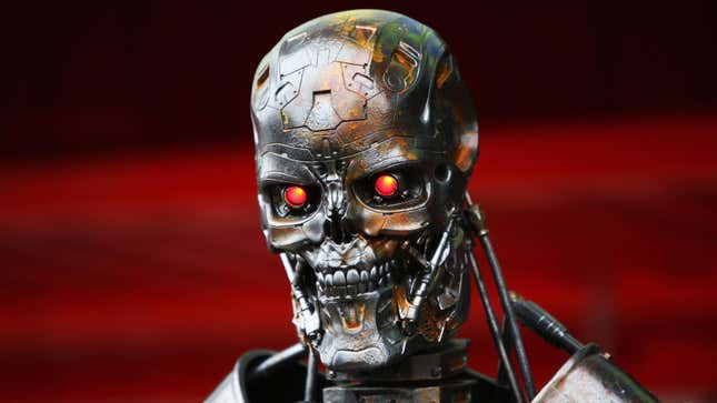 Aus irgendeinem Grund war diese Statue eines Terminators 2009 bei den Qualifikationsrennen zum F1 Grand Prix in Spanien zu sehen. Wir haben keine Ahnung, warum, aber es ist ein großartiges Bild zur Veranschaulichung von Terminator-Geschichten!