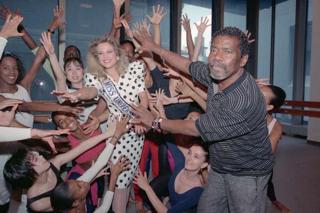 New York: Angela Visser, the current Miss Universe, from Rotterdam, Holland, joins dancers as they receive instructions from Alvin Ailey (R), Artistic Director, at the Alvin Ailey American Dance Center here. The 22-year-old Miss Universe has moved to the U.S. for the year of her reign. As an eight-year student of classical ballet and modern dance, Ms. Visser had much to share with the international students at dance school