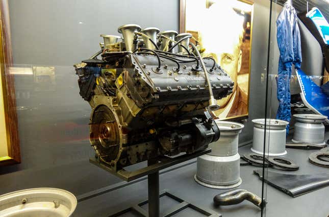 Image for article titled These Are Your Favorite Eight-Cylinder Engines