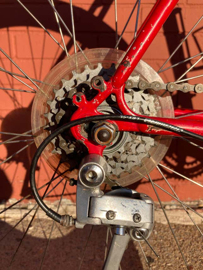 Image for article titled I Am Dumping Money Into A Trash Bike Because It Has The Weirdest, Coolest Brakes I've Ever Seen