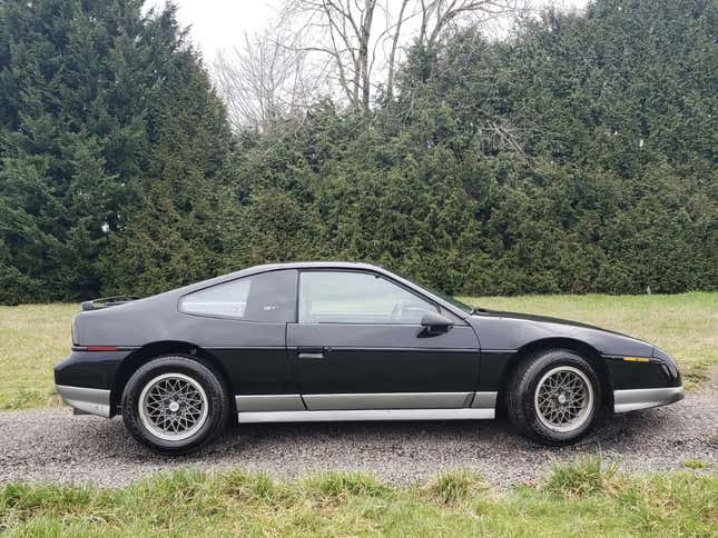 Image for article titled At $4,000, Does This 1986 Pontiac Fiero GT Light Your Fire?