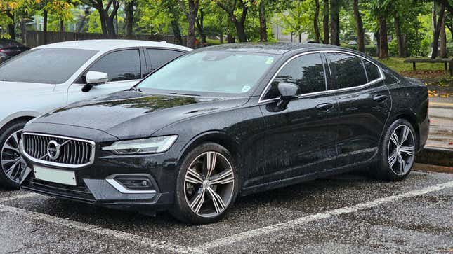 A black onyx Volvo S60 T5 Inscription SPA sedan.