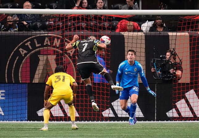 Giakoumakis' goal, 2 assists help Atlanta United force deciding