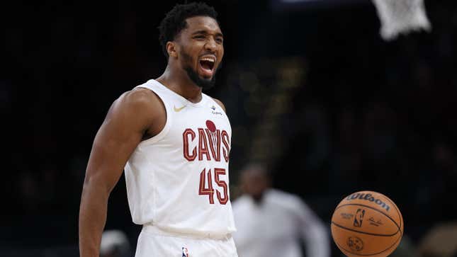 Image for article titled The NBA trade deadline was a bit of a dud, but here&#39;s a look at who won and who flopped horribly