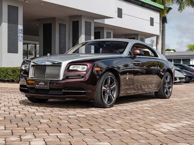 Image for article titled Buy A $3.8-Million Bugatti Chiron And This Florida Dealer Will Throw In A Free Rolls-Royce