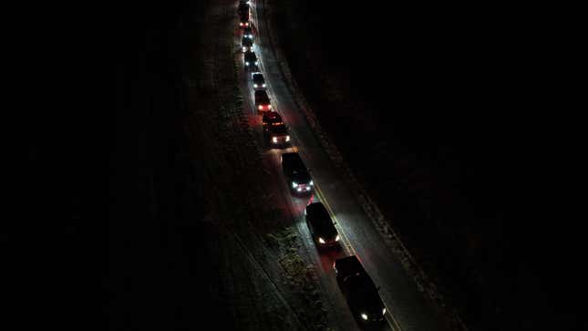 Una vista aérea del convoy ‘Recuperar Nuestra Frontera’ llega a la frontera Texas-México este fin de semana para mostrar apoyo a Texas gobierno en su actual enfrentamiento contra el gobierno federal por la crisis migratoria en Eagle Pass, Texas, EE. UU., el 2 de febrero de 2024.