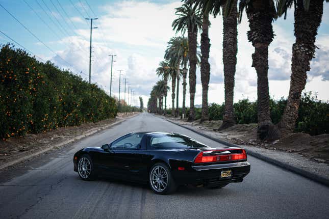 Image for article titled Your Oranges-And-Black NSX Wallpaper Is Here