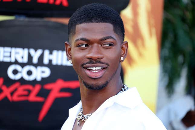 Image for article titled Lil Nas X Calls Out Internet Trolls For Calling Him &#39;Broke&#39; and Dragging Him for Flying Commercial