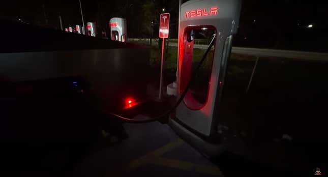 Image for article titled YouTuber Takes Tesla Cybertruck On Cross-Country Road Trip, Stops 12 Times To Charge Over 1,340 Miles