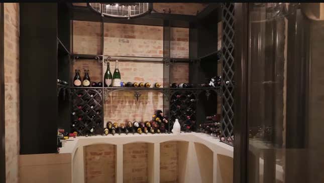 Image for article titled Take a Peek Inside Cardi B&#39;s Impressive Real Estate Portfolio