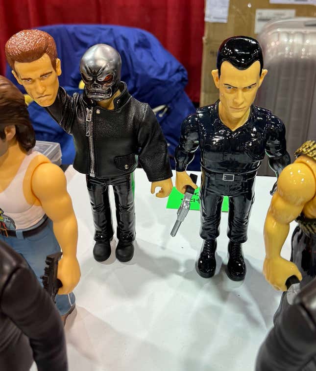 Image for article titled The Amazing Art and Toys We Loved at DesignerCon 2023