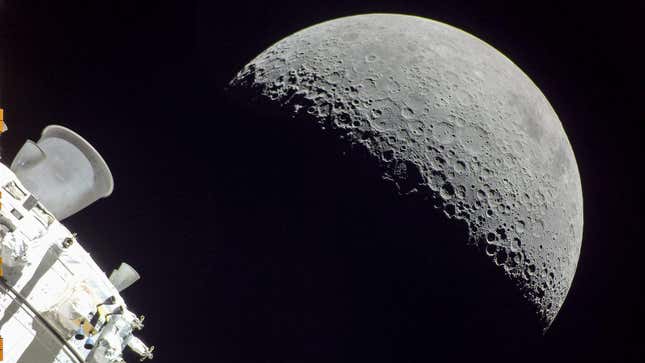 Orion’s view of the Moon on December 5, the 20th day of the mission.