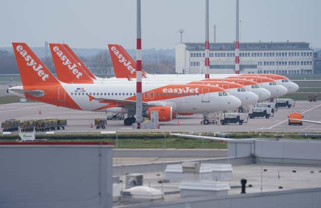 EasyJet es una de las cinco aerolíneas multadas por los reguladores españoles por cobrar tasas por equipaje.