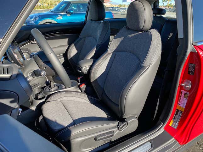 Image for article titled The Mini Cooper SE Isn't Perfect, But We Need More EVs Like It