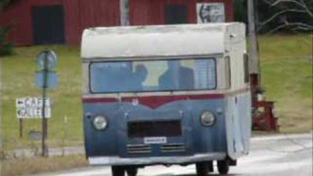 This Old Saab Motorhome Looks Like A Kitty Loaf