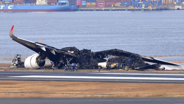 Image for article titled A GPS Transponder Could Have Prevented Japan&#39;s Fatal Plane Crash