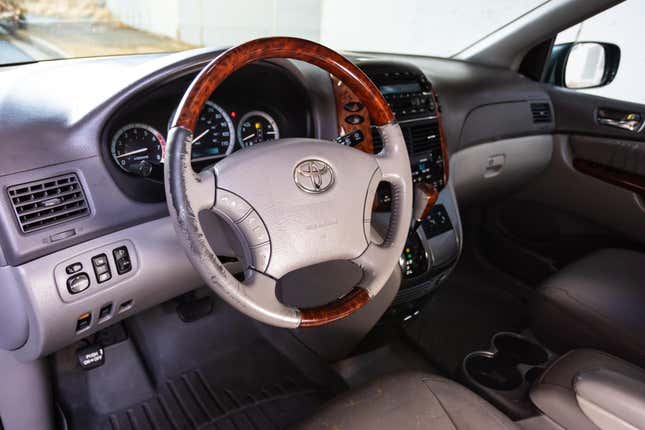 Image for article titled This Lifted Toyota Sienna Might Be the Perfect Adventure Van