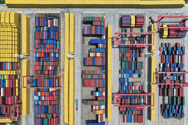 Image for article titled Chinese exports to the U.S. are cratering despite a trade truce