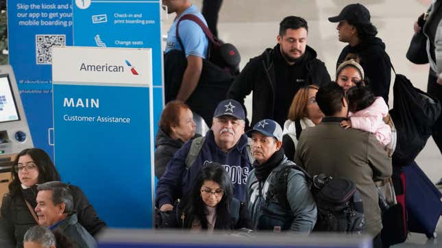 Image for article titled These Are Your Most Infuriating Flight Delay Horror Stories