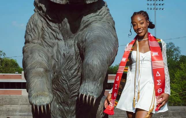 Image for article titled This Memphis Woman Was Celebrating College Graduation When Her Vacation Took a Tragic Turn