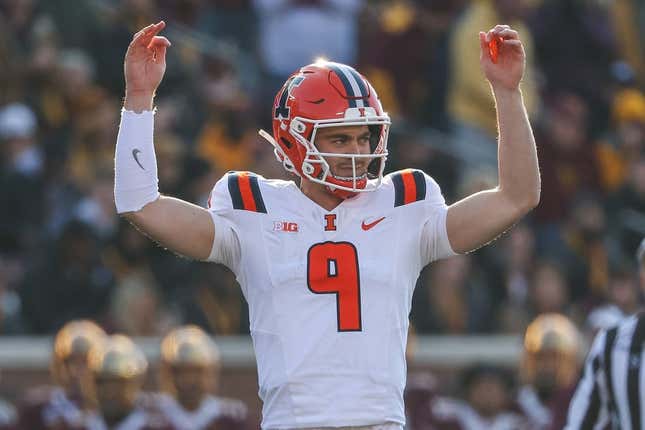 Illinois QB Luke Altmyer (head) Cleared, To Start Vs. No. 16 Iowa