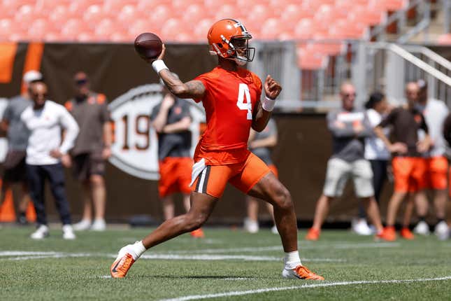 Cleveland Browns quarterback Deshaun Watson throws a pass during an NFL football practice at FirstEnergy Stadium, Thursday, June 16, 2022, in Cleveland.