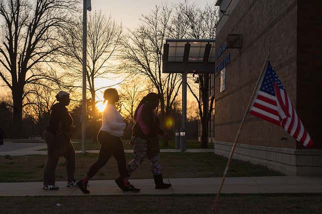 Image for article titled Black People in America Have Lost Nearly 3 Years of Life Expectancy Since the Pandemic