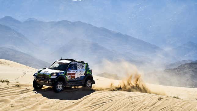 Image for article titled Mini Sweeps Top 3 In Dakar Rally Stage 1, Fernando Alonso In 11th