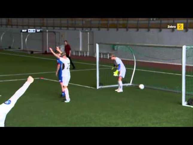 Real Soccer Players Turn Into Walking FIFA Glitches