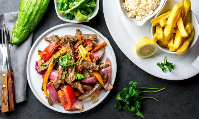 Image for article titled Chinese stir-fry arrived in Peru and gave the world lomo saltado