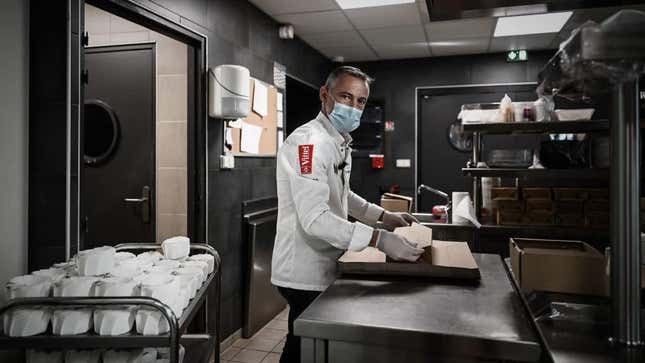 Image for article titled 6 predictions for how restaurants change post-pandemic