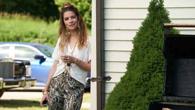 Image for article titled Annie Murphy on that emotional Alexis episode and life after Schitt’s Creek
