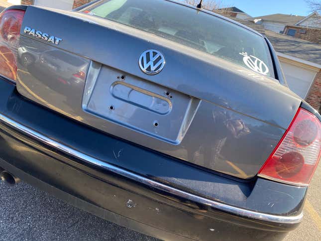 Image for article titled Here’s Everything Wrong With My Ludicrously Cheap ‘Holy Grail’ Volkswagen Passat W8 Manual