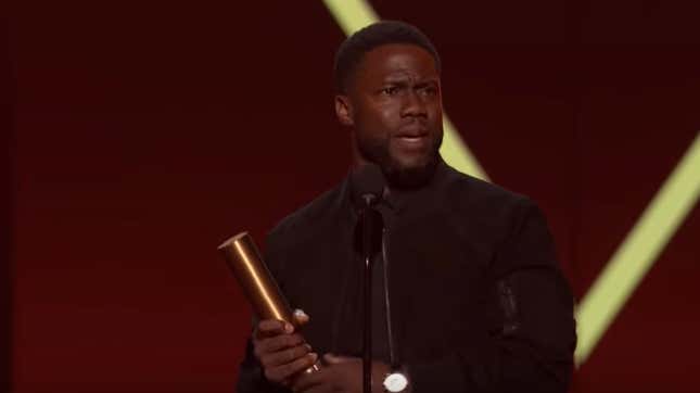 Kevin Hart Makes 1st Official Appearance Since Car Crash at the 2019 People’s Choice Awards