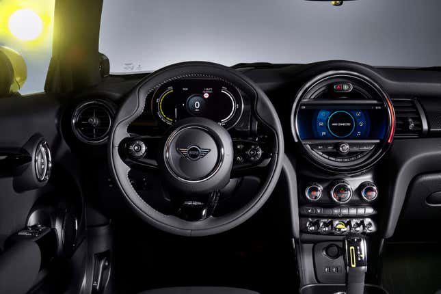 Image for article titled The 2020 Mini Cooper SE Goes Electric, but Is the Range Enough?