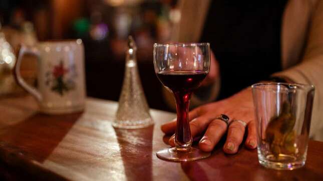 Image for article titled Covid-19 May Push Lesbian Bars to Extinction