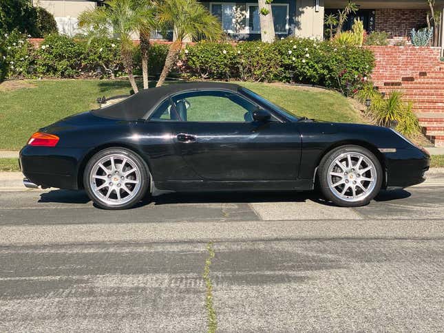 Image for article titled At $17,999, Is This 1999 Porsche 911 Carrera Convertible A Drop-Top Deal?